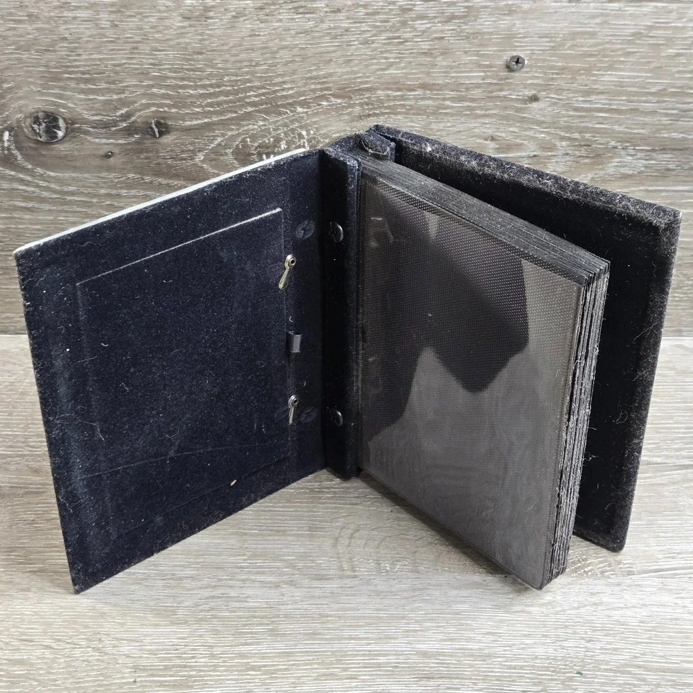 Vintage Terragrafics Velvet Photo Album with Scalloped Picture Frame Cover 7x5
